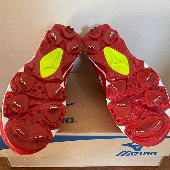 Mizuno 9 Spike Women’s size 6 Metal Cleats - Picture 4 of 5
